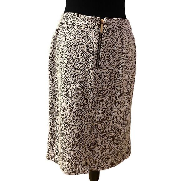 Michael Michael Kors White with Black Paisley Pencil Skirt Size Medium - Picture 4 of 10